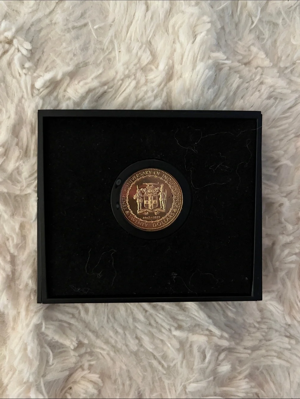 Jamaica 1972 $20 Gold Proof Edition Collectible Display - Black